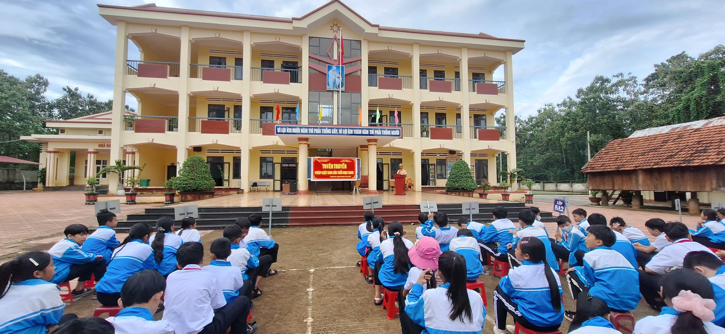 Quang cảnh buổi tuyên truyền